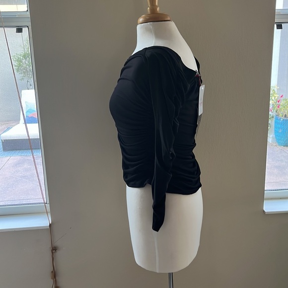 Julian Chang Trendy Top - Picture 2 of 3